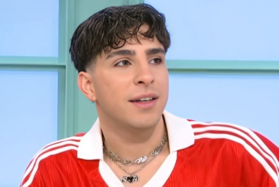 &Omicron;&iota; &xi;έ&nu;&omicron;&iota; &phi;&alpha;&nu; &tau;&eta;&sigmaf; Eurovision &kappa;ό&lambda;&lambda;&eta;&sigma;&alpha;&nu; &mu;&epsilon; &tau;&omicron; &laquo;&Alpha;&sigma;&tau;&epsilon;ί&omicron;&raquo; &tau;&omicron;&upsilon; Zaf