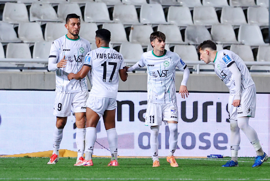 Ό&lambda;&alpha; &mu;&eta;&delta;έ&nu; &sigma;&tau;&eta;&nu; &Pi;ά&phi;&omicron; - &Pi;ή&rho;&epsilon; &tau;&omicron; &pi;&alpha;&iota;&chi;&nu;ί&delta;&iota; &tau;&omega;&nu; έ&xi;&iota; &beta;&alpha;&theta;&mu;ώ&nu; &omicron; &Alpha;&kappa;&rho;ί&tau;&alpha;&sigmaf; (&sigma;&tau;&iota;&gamma;&mu;&iota;ό&tau;&upsilon;&pi;&alpha;