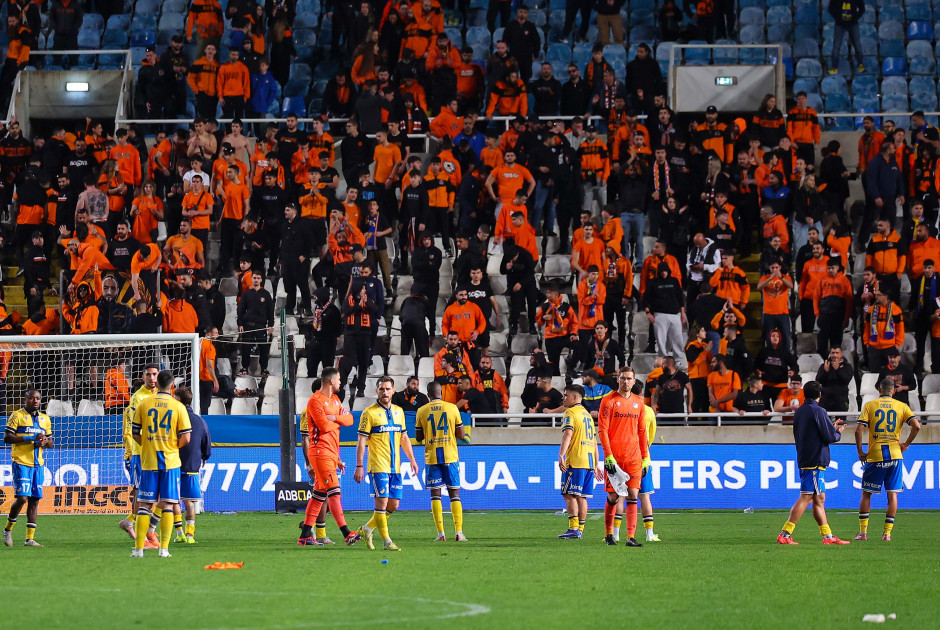 ΑΝΤΙΔΡΑΣΗ από τους ΑΠΟΕΛίστες: Σύνθημα κατά του Πρόδρομου Πετρίδη