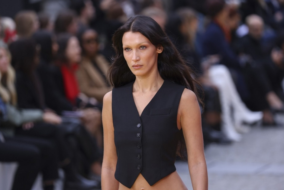 Μπέλα Χαντίντ: Ένιωσα «αναλώσιμη» όταν απέρριψα κάθε δουλειά για έναν χρόνο λόγω της νόσου Lyme