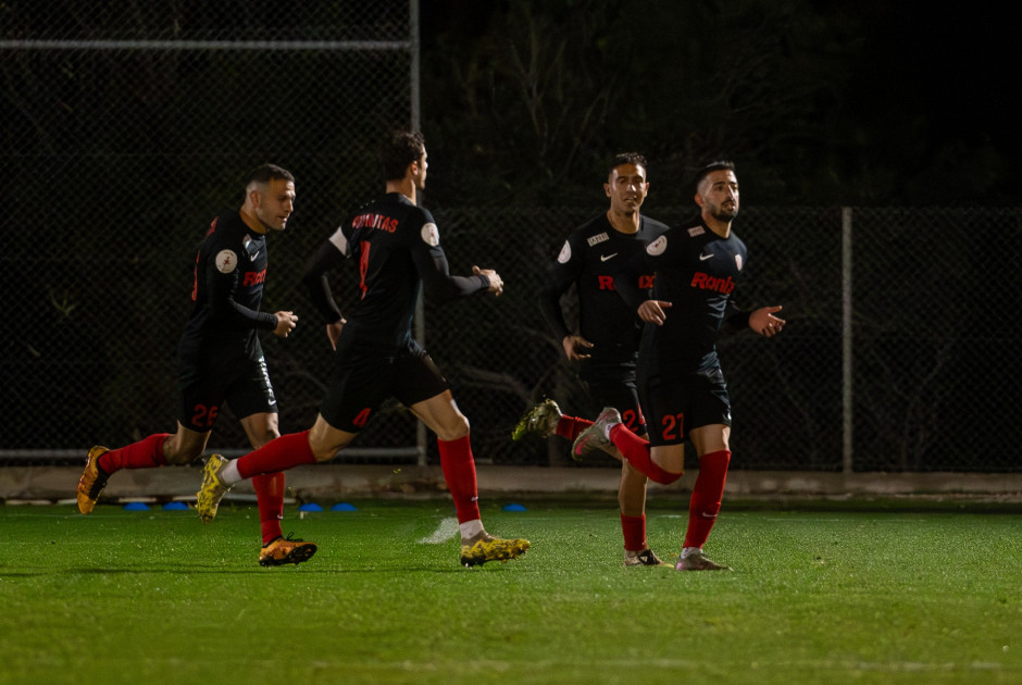 &Mu;ί&alpha; &nu;ί&kappa;&eta; &mu;&alpha;&kappa;&rho;&iota;ά &alpha;&pi;ό &tau;&eta;&nu; ά&nu;&omicron;&delta;&omicron; &sigma;&tau;&eta;&nu; &pi;&rho;ώ&tau;&eta; &kappa;&alpha;&tau;&eta;&gamma;&omicron;&rho;ί&alpha; &e