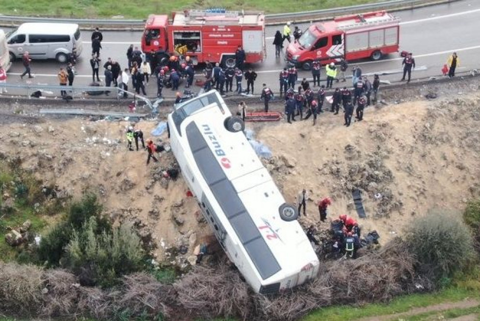 &Alpha;&tau;&tau;ά&lambda;&epsilon;&iota;&alpha;: &Tau;&omicron; έ&nu;&alpha; &delta;&upsilon;&sigma;&tau;ύ&chi;&eta;&mu;&alpha; &mu;&epsilon;&tau;ά &tau;&omicron; ά&lambda;&lambda;&omicron;... &Delta;ύ&omicron; &mu;έ&sigma;&alpha; &sigma;&epsilon; &lambda;ί&gamma;&epsilon;&sigmaf; ώ&rho;&epsilon;&sigmaf; - 14 &nu;&epsilon;&kappa;&rho;&omicron;ί &kappa;&alpha;&iota; &delta;&epsilon;&kappa;ά&delta;&epsilon;&sigmaf; &tau;&rho;&alpha;&upsilon;&mu;&alpha;&tau;ί&epsilon;&sigmaf;