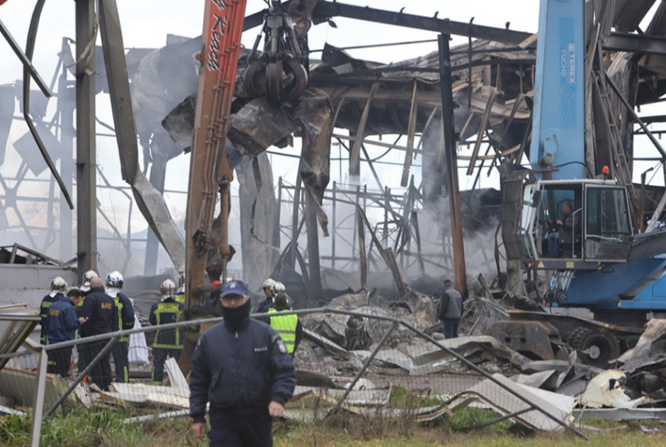 &Kappa;&alpha;&tau;ά&theta;&epsilon;&sigma;&eta; &upsilon;&delta;&rho;&alpha;&upsilon;&lambda;&iota;&kappa;&omicron;ύ &Beta;&iota;&omicron;&lambda;ά&nu;&tau;&alpha;&sigmaf;: &laquo;&Epsilon;&sigma;ύ &beta;ά&lambda;&epsilon; &tau;&omicron;&nu; &sigma;&omega;&lambda;ή&nu;&alpha; &kappa;&alpha;&iota; &epsilon;ί&mu;&alpha;&iota; &epsilon;&gamma;ώ &upsilon;&pi;&epsilon;ύ&theta;&upsilon;&nu;&omicron;&sigmaf; &alpha;&pi;ό &epsilon;&delta;ώ &kappa;&alpha;&iota; &pi;έ&rho;&alpha; &gamma;&iota;&alpha; &tau;&omicron;