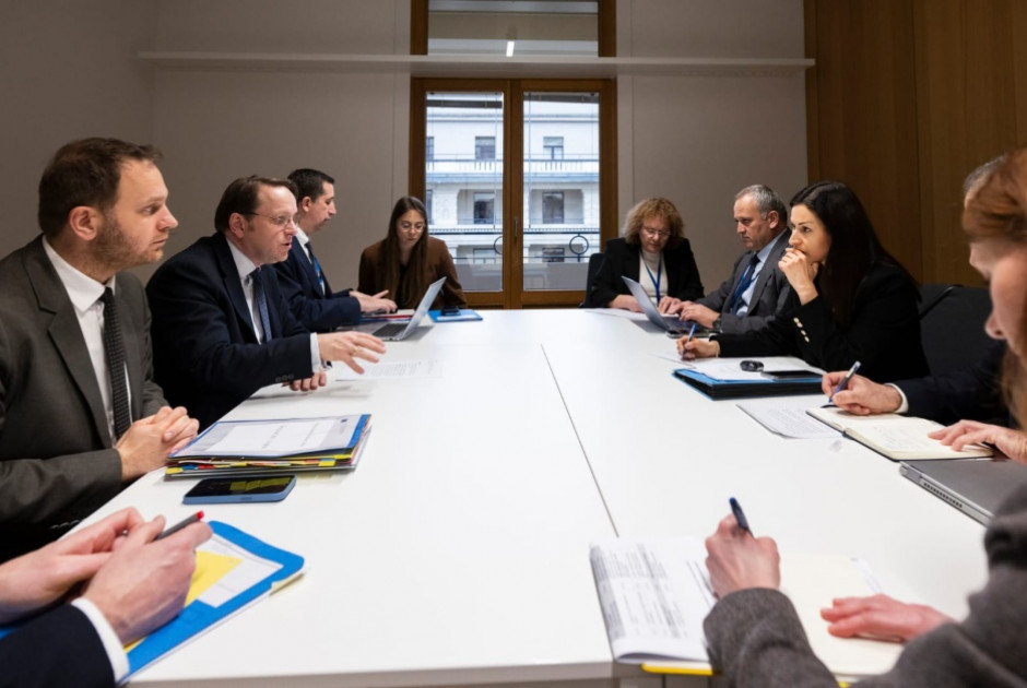 Αφθώδης πυρετός: Αρχίζει η αποστολή εμβολίων στην Κύπρο - Θετικός ο Ευρωπαίος Επίτροπος