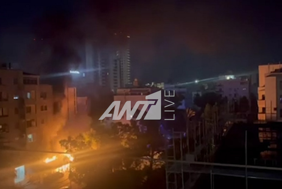 &Sigma;&kappa;&eta;&nu;έ&sigmaf; &pi;&alpha;&nu;&iota;&kappa;&omicron;ύ &sigma;&tau;&eta; &Lambda;&epsilon;&upsilon;&kappa;&omega;&sigma;ί&alpha;: &Pi;&upsilon;&rho;&kappa;&alpha;&gamma;&iota;ά &sigma;&epsilon; &epsilon;&sigma;&tau;&iota;&alpha;&tau;ό&rho;&iota;&omicron; - &Delta;&epsilon;ί&tau;&epsilon; &beta;ί&nu;&tau;&epsilon;&omicron; &alpha;&pi;ό &tau;&omicron; &sigma;&eta;&mu;&epsilon;ί&omicron;