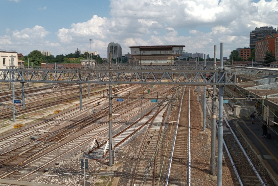 &Iota;&tau;&alpha;&lambda;ί&alpha;: Έ&rho;&epsilon;&upsilon;&nu;&alpha; &gamma;&iota;&alpha; &pi;&iota;&theta;&alpha;&nu;ό &sigma;&alpha;&mu;&pi;&omicron;&tau;ά&zeta; &sigma;&tau;&omicron; &sigma;&iota;&delta;&eta;&rho;&omicron;&delta;&rho;&omicron;&mu;&iota;&kappa;ό &delta;ί&kappa;&tau;&upsilon;&omicron; &kappa;&omicron;&nu;&tau;ά &sigma;&tau;&eta; &Mu;&pi;&omicron;&lambda;ό&nu;&iota;&alpha;