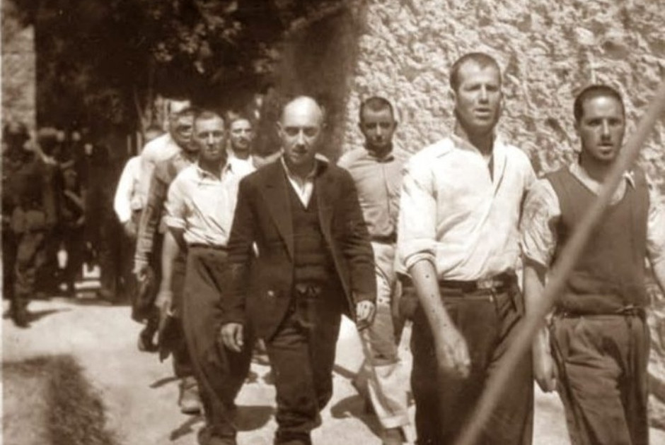 Ελλάδα: Στο φως φωτογραφίες από την εκτέλεση 200 αντιστασιακών το 1944 από τους Ναζί
