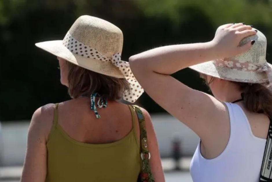 Μπερδεύτηκε ο καιρός στη Γαλλία - Ήρθε νωρίς το καλοκαίρι