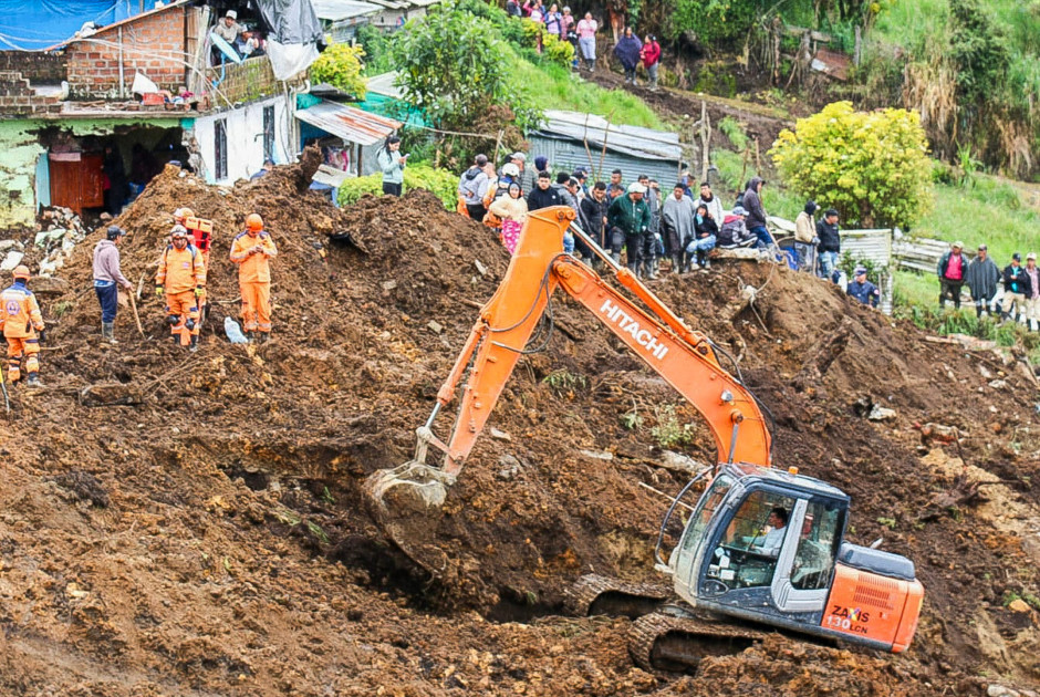 &Kappa;&omicron;&lambda;&omicron;&mu;&beta;ί&alpha;: 13 &nu;&epsilon;&kappa;&rho;&omicron;ί &alpha;&pi;ό &tau;&iota;&sigmaf; &kappa;&alpha;&tau;&alpha;&rho;&rho;&alpha;&kappa;&tau;ώ&delta;&epsilon;&iota;&sigmaf; &beta;&rho;&omicron;&chi;έ&sigmaf; &tau;&eta;&nu; &pi;&epsilon;&rho;&alpha;&sigma;&mu;έ&nu;&eta; &epsilon;&beta;&delta;&omicron;&mu;ά&delta;&alpha;
