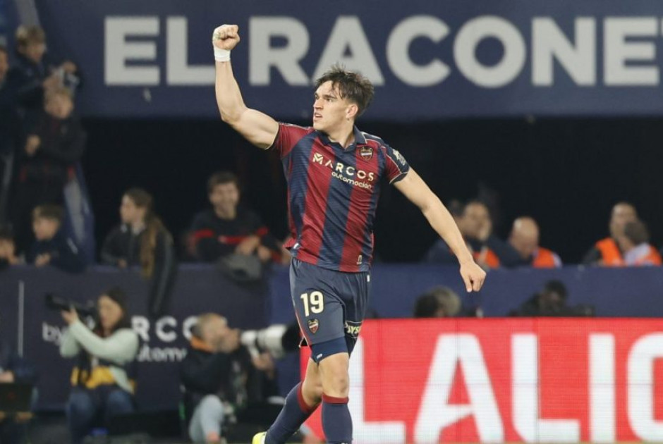 &Nu;ί&kappa;&eta; &alpha;&nu;ά&sigma;&alpha; &gamma;&iota;&alpha; &tau;&eta;&nu; &Lambda;&epsilon;&beta;ά&nu;&tau;&epsilon;