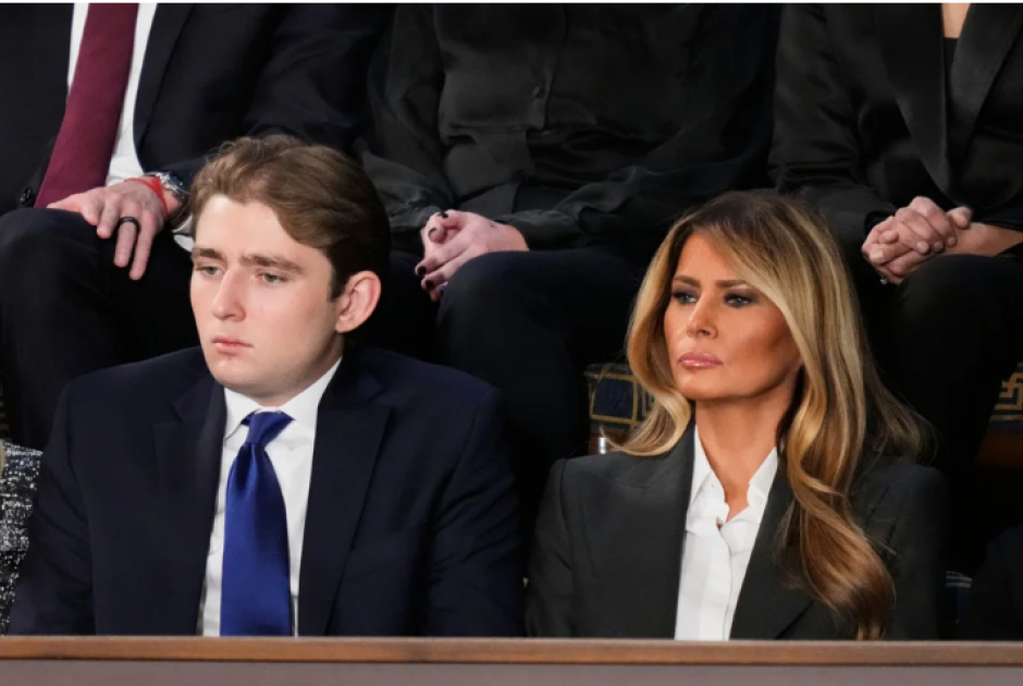 Μπάρον Τραμπ: Όλοι απόρησαν με τη γραβάτα του στο Κογκρέσο