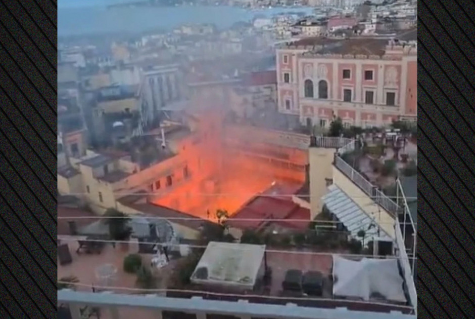 &Sigma;&tau;&iota;&sigmaf; &phi;&lambda;ό&gamma;&epsilon;&sigmaf; &tau;&omicron; &iota;&sigma;&tau;&omicron;&rho;&iota;&kappa;ό &theta;έ&alpha;&tau;&rho;&omicron; &Sigma;&alpha;&nu;&alpha;&tau;&zeta;ά&rho;&omicron; &tau;&eta;&sigmaf; &Nu;ά&pi;&omicron;&lambda;&eta;&sigmaf;