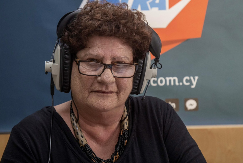 &Theta;&lambda;ί&psi;&eta; &sigma;&tau;&omicron;&nu; &delta;&eta;&mu;&omicron;&sigma;&iota;&omicron;&gamma;&rho;&alpha;&phi;&iota;&kappa;ό &kappa;ό&sigma;&mu;&omicron; - &Alpha;&pi;&epsilon;&beta;ί&omega;&sigma;&epsilon; &eta; Ό&lambda;&gamma;&alpha; &Pi;&iota;&epsilon;&rho;ί&delta;&omicron;&upsilon;