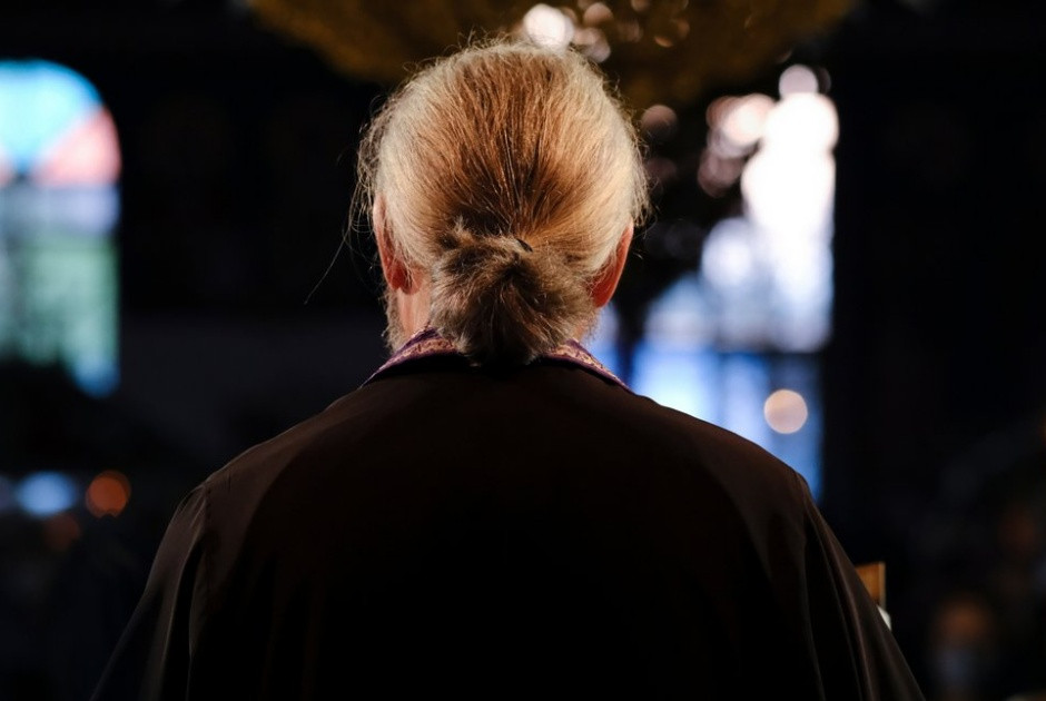Στο εδώλιο αρχιμανδρίτης της Θεσσαλονίκης και πρώην ιερέας για απάτη άνω του 1,3 εκατ. ευρώ