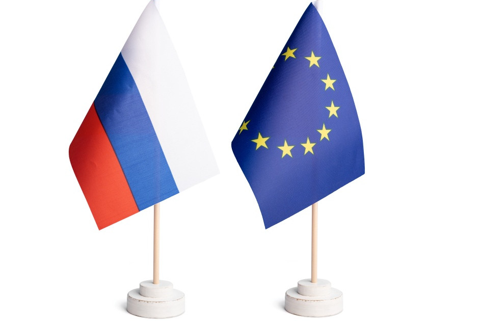 &laquo;&Phi;&omega;&nu;έ&sigmaf; &gamma;&iota;&alpha; &alpha;&pi;&omicron;&kappa;&alpha;&tau;ά&sigma;&tau;&alpha;&sigma;&eta; &delta;&iota;&alpha;&lambda;ό&gamma;&omicron;&upsilon; &Epsilon;&Epsilon; - &Rho;&omega;&sigma;ί&alpha;&sigmaf;&raquo; - &Alpha;&nu;ά&mu;&epsilon;&sigma;&alpha; &tau;&omicron;&upsilon;&sigmaf; &kappa;&alpha;&iota; &eta; &Kappa;ύ&pi;&rho;&omicron;&sigmaf; (&Beta;&Iota;&Nu;&Tau;&Epsilon;&Omicron;)