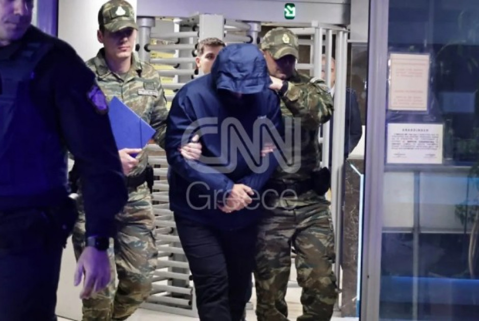 &Pi;&rho;&omicron;&phi;&upsilon;&lambda;&alpha;&kappa;ί&sigma;&tau;&eta;&kappa;&epsilon; &omicron; &sigma;&mu;ή&nu;&alpha;&rho;&chi;&omicron;&sigmaf; &tau;&eta;&sigmaf; &Pi;&omicron;&lambda;&epsilon;&mu;&iota;&kappa;ή&sigmaf; &Alpha;&epsilon;&rho;&omicron;&pi;&omicron;&rho;ί&alpha;&sigmaf; &gamma;&iota;&alpha; &delta;&iota;&alpha;&rho;&rho;&omicron;ή &sigma;&tau;&rho;&alpha;&tau;&iota;&omega;&tau;&iota;&kappa;ώ&nu; &pi;&lambda;&eta;&rho;&omicron;&phi;&omicron;&rho;&iota;ώ&nu; &sigma;&tau;&eta;&nu; &Kappa;ί&nu;&alpha;