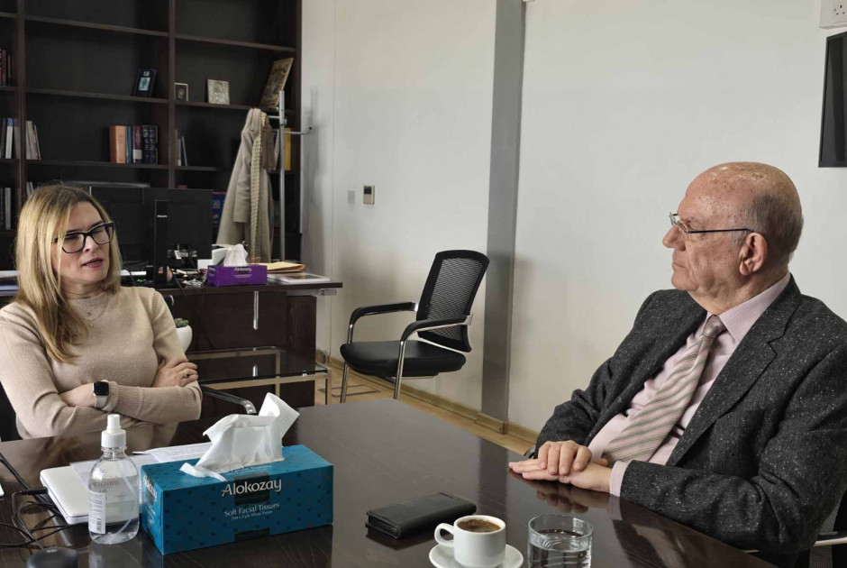 &Upsilon;&Pi;&Omicron;&Iota;&Kappa;: &Tau;&omicron; &Gamma;&rho;&alpha;&phi;&epsilon;ί&omicron; &Chi;&rho;&eta;&mu;&alpha;&tau;&omicron;&omicron;&iota;&kappa;&omicron;&nu;&omicron;&mu;&iota;&kappa;ή&sigmaf; &Epsilon;&pi;&iota;&tau;&rho;ό&pi;&omicron;&upsilon; &alpha;&mu;&beta;&lambda;ύ&nu;&epsilon;&iota; &tau;&alpha; &pi;&rho;&omicron;&beta;&lambda;ή&mu;&alpha;&tau;&alpha; &tau;&omega;&nu; &pi;&omicron;&lambda;&iota;&tau;ώ&nu;