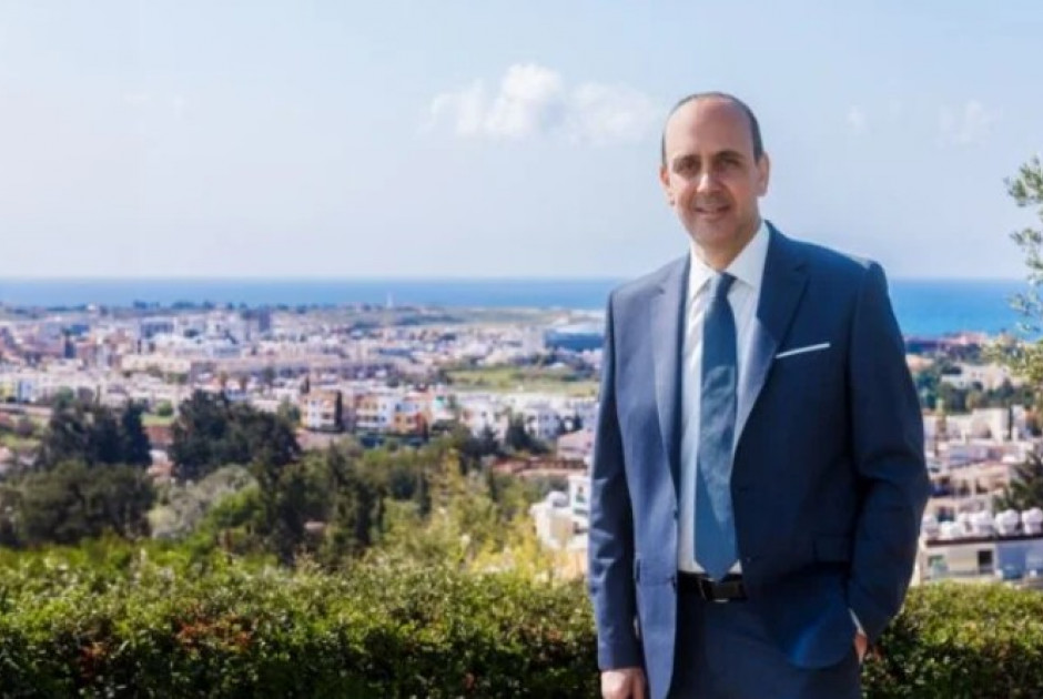 &Upsilon;&pi;&omicron;&theta;έ&sigma;&epsilon;&iota;&sigmaf; &Phi;&alpha;ί&delta;&omega;&nu;&alpha; &Phi;&alpha;ί&delta;&omega;&nu;&omicron;&sigmaf;: E&pi;&eta;&rho;&epsilon;ά&zeta;&epsilon;&tau;&alpha;&iota; &kappa;&alpha;&iota; &tau;&omicron; &Delta;&eta;&mu;&omicron;&tau;&iota;&kappa;ό &Sigma;&upsilon;&mu;&beta;&omicron;ύ&lambda;&iota;&omicron; &Pi;ά&phi;&omicron;&upsilon; (&Beta;&Iota;&Nu;&Tau;&Epsilon;&Omicron;)