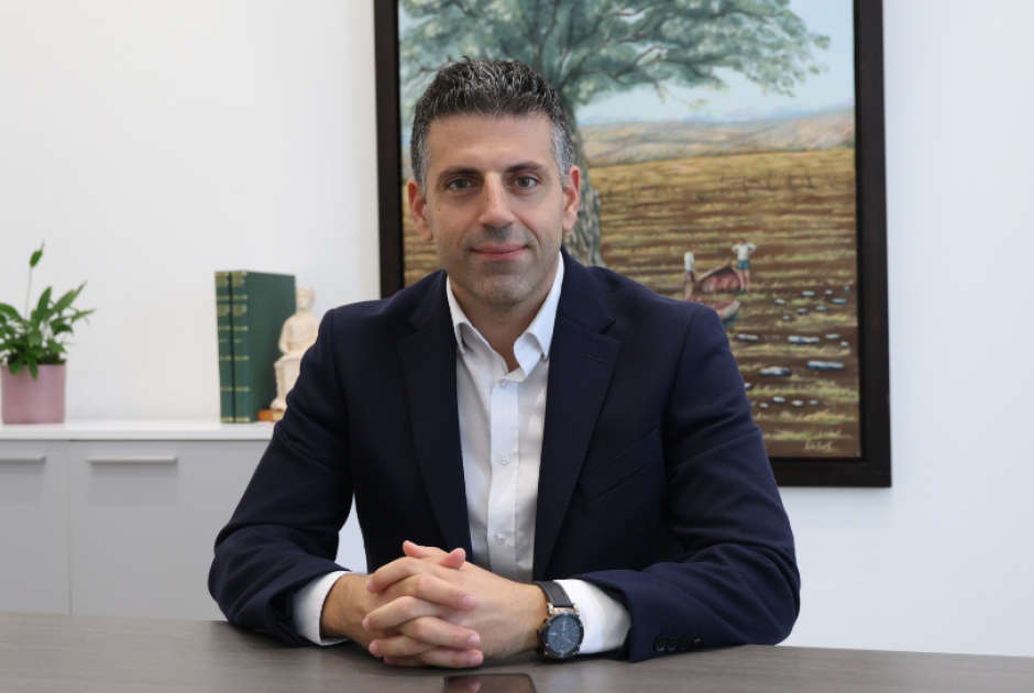 &Chi;. &Pi;&omicron;&lambda;&upsilon;&kappa;ά&rho;&pi;&omicron;&upsilon;: &Theta;&rho;&alpha;&sigma;ύ&tau;&alpha;&tau;&eta; &eta; &delta;ή&lambda;&omega;&sigma;&eta; &tau;&omicron;&upsilon; &Gamma;&Delta; &tau;&omicron;&upsilon; &Sigma;&upsilon;&nu;&delta;έ&sigma;&mu;&omicron;&upsilon; &Tau;&rho;&alpha;&pi;&epsilon;&zeta;ώ&nu;