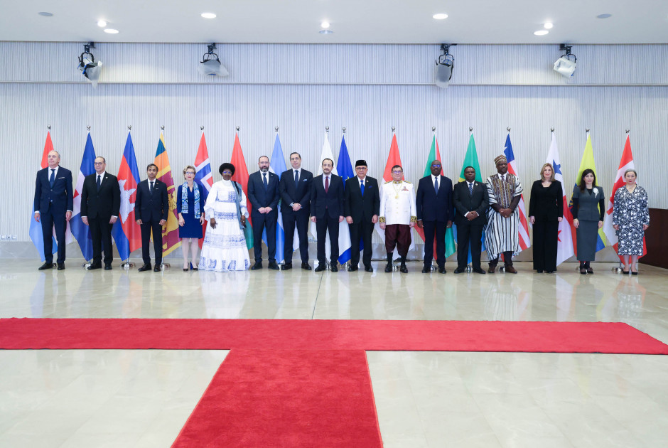 &Pi;&tau;&Delta; &sigma;&epsilon; &nu;έ&omicron;&upsilon;&sigmaf; &Pi;&rho;έ&sigma;&beta;&epsilon;&iota;&sigmaf;: &Beta;&alpha;&sigma;&iota;&zeta;ό&mu;&alpha;&sigma;&tau;&epsilon; &sigma;&tau;&eta;&nu; &sigma;&tau;ή&rho;&iota;&xi;ή &sigma;&alpha;&sigmaf; &sigma;&tau;&omicron; &Kappa;&upsilon;&pi;&rho;&iota;&alpha;&kappa;ό