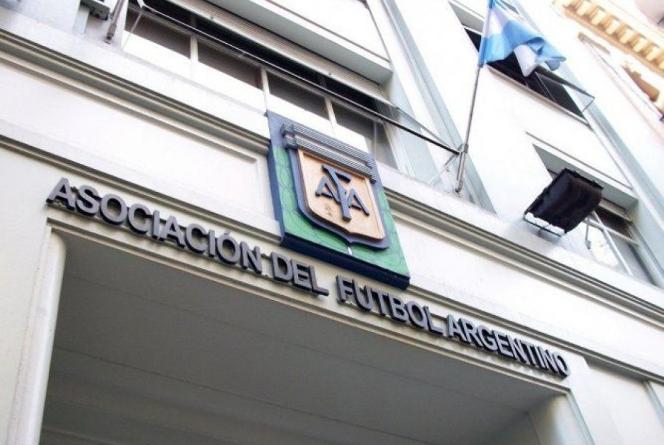 &Alpha;&rho;&gamma;&epsilon;&nu;&tau;&iota;&nu;ή: &Sigma;&kappa;&iota;ά 50 &epsilon;&kappa;&alpha;&tau;. &delta;&omicron;&lambda;&alpha;&rho;ί&omega;&nu; &pi;ά&nu;&omega; &alpha;&pi;ό &tau;&eta;&nu; &Omicron;&mu;&omicron;&sigma;&pi;&omicron;&nu;&delta;ί&alpha; &Pi;&omicron;&delta;&omicron;&sigma;&phi;&alpha;ί&rho;&omicron;&upsilon;