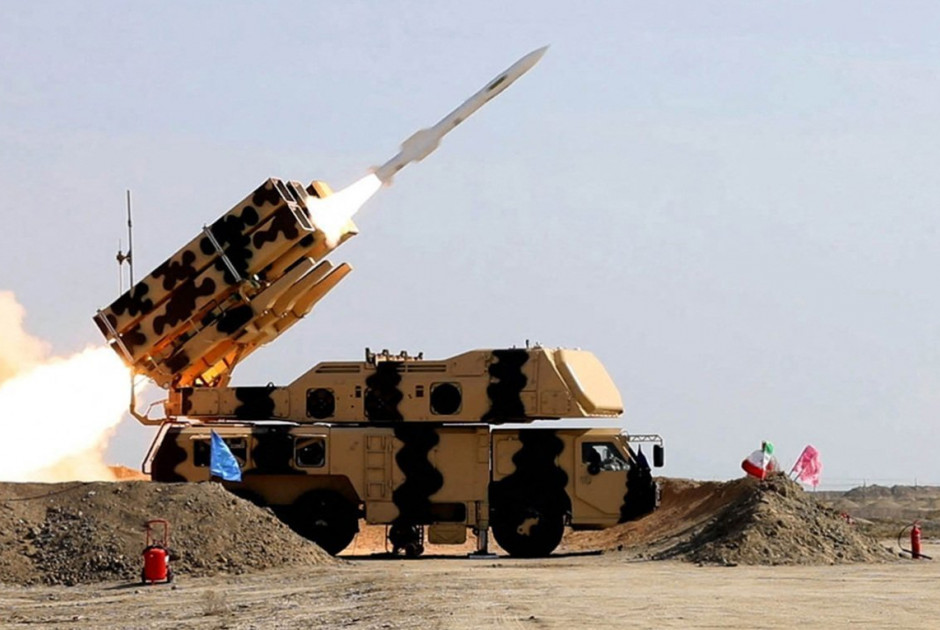 Ιράν και ΗΠΑ σε εύθραυστη προσέγγιση με ανοιχτούς διαύλους αλλά το δάχτυλο στη σκανδάλη