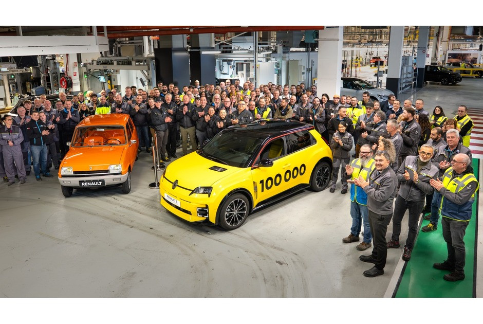 Μεγάλη ζήτηση για το ηλεκτρικό Renault 5 με 100.000 αυτοκίνητα παραγωγής