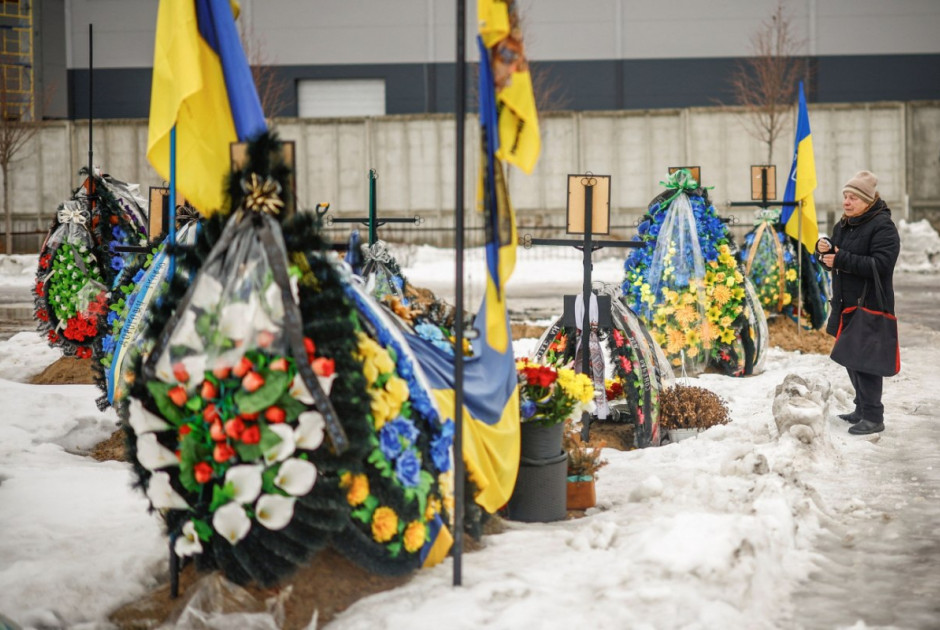 &Mu;&eta;&nu;ύ&mu;&alpha;&tau;&alpha; &alpha;&pi;ό &Kappa;ί&epsilon;&beta;&omicron;, &Mu;ό&sigma;&chi;&alpha; &kappa;&alpha;&iota; &Epsilon;&Epsilon; &delta;&epsilon;&nu; &phi;&alpha;ί&nu;&epsilon;&tau;&alpha;&iota; &nu;&alpha; &pi;&rho;&omicron;&mu;&eta;&nu;ύ&omicron;&upsilon;&nu; &tau;&eta; &lambda;ή&xi;&eta; &tau;&omicron;&upsilon; &pi;&omicron;&lambda;έ&mu;&omicron;&upsilon; &sigma;&tau;&eta;&nu; &Omicron;&upsilon;&kappa;&rho;&alpha;&nu;ί&alpha;