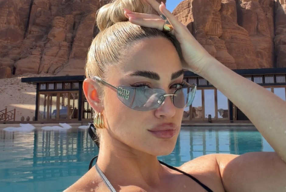 Τούνη: Καταγγελία σε βάρος της από Έλληνα στη Σαουδική Αραβία για το περιεχόμενο των αναρτήσεών της