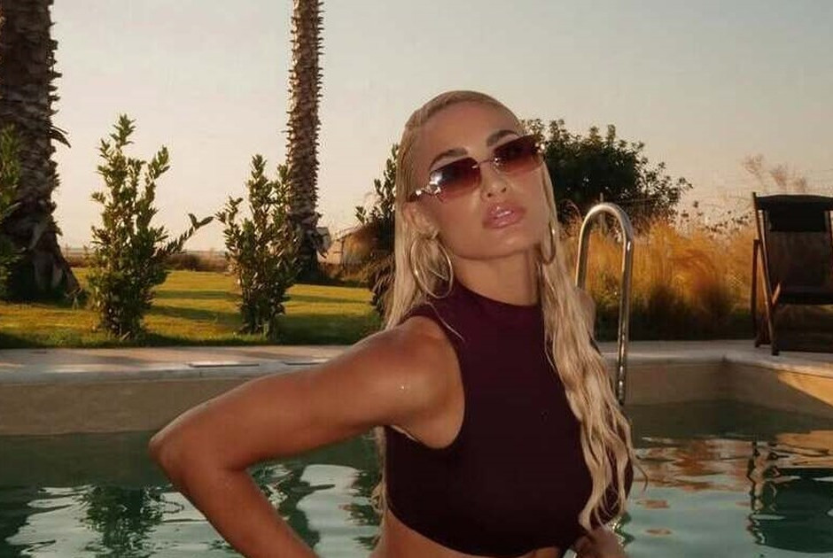 &Tau;&omicron;ύ&nu;&eta; &pi;&rho;&omicron;&sigmaf; &laquo;haters&raquo;: Έ&chi;&omega; &pi;&tau;&upsilon;&chi;ί&omicron; &pi;&alpha;&iota;&delta;&alpha;&gamma;&omega;&gamma;&iota;&kappa;&omicron;ύ &delta;&eta;&mu;&omicron;&tau;&iota;&kappa;ή&sigmaf; &epsilon;&kappa;&pi;&alpha;ί&delta;&epsilon;&upsilon;&sigma;&eta;&sigmaf; &kappa;&alpha;&iota; &mu;&iota;&alpha; &epsilon;&lambda;&lambda;&eta;&nu;&iota;&kappa;ή &epsilon;&tau;&alpha;&iota;&rho;ί&alpha; &rho;&omicron;ύ&chi;&omega;&nu;