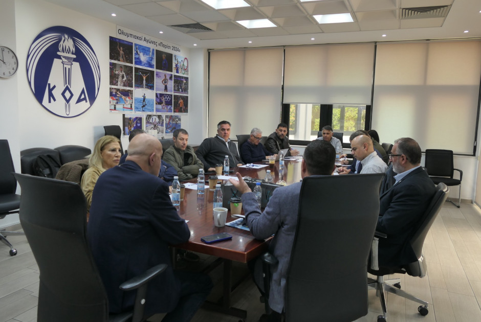 &Sigma;&upsilon;&nu;ά&nu;&tau;&eta;&sigma;&eta; &gamma;&iota;&alpha; &gamma;ή&pi;&epsilon;&delta;&omicron; &sigma;&tau;&eta;&nu; &Pi;ά&phi;&omicron;