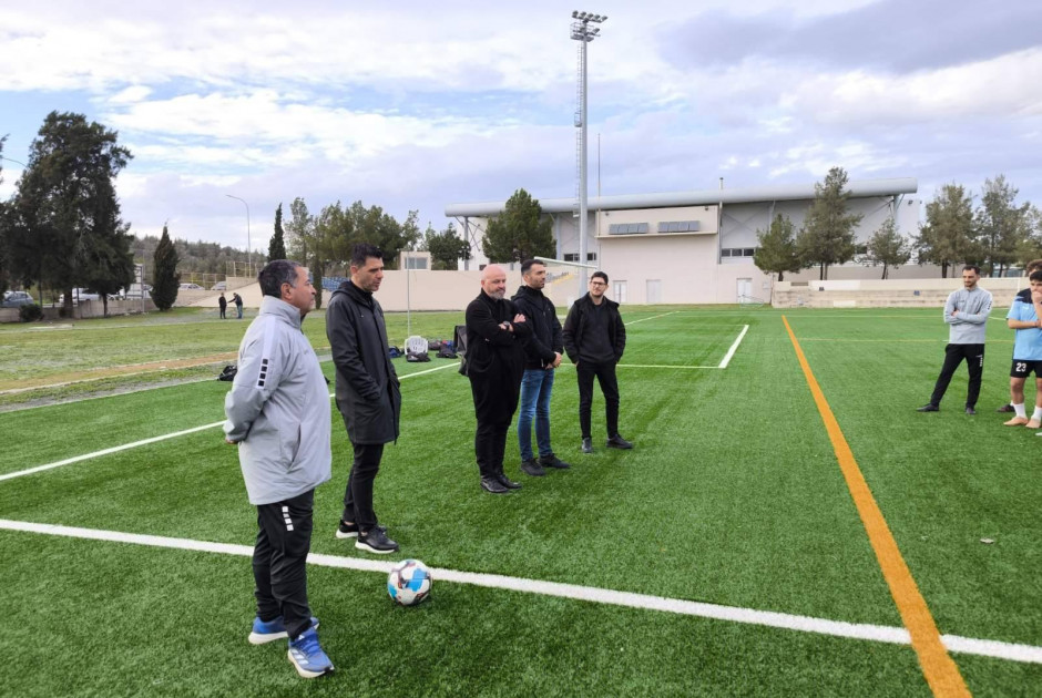 &Sigma;&tau;&iota;&sigmaf; &alpha;&kappa;&alpha;&delta;&eta;&mu;ί&epsilon;&sigmaf; &tau;&eta;&sigmaf; &Omicron;&mu;ό&nu;&omicron;&iota;&alpha;&sigmaf; &Alpha;&rho;&alpha;&delta;ί&pi;&pi;&omicron;&upsilon; &omicron; &Kappa;&alpha;&tau;&sigma;&omicron;&upsilon;&rho;ά&nu;&eta;&sigmaf; (&Phi;&Omega;&Tau;&Omicron;&Sigma;)
