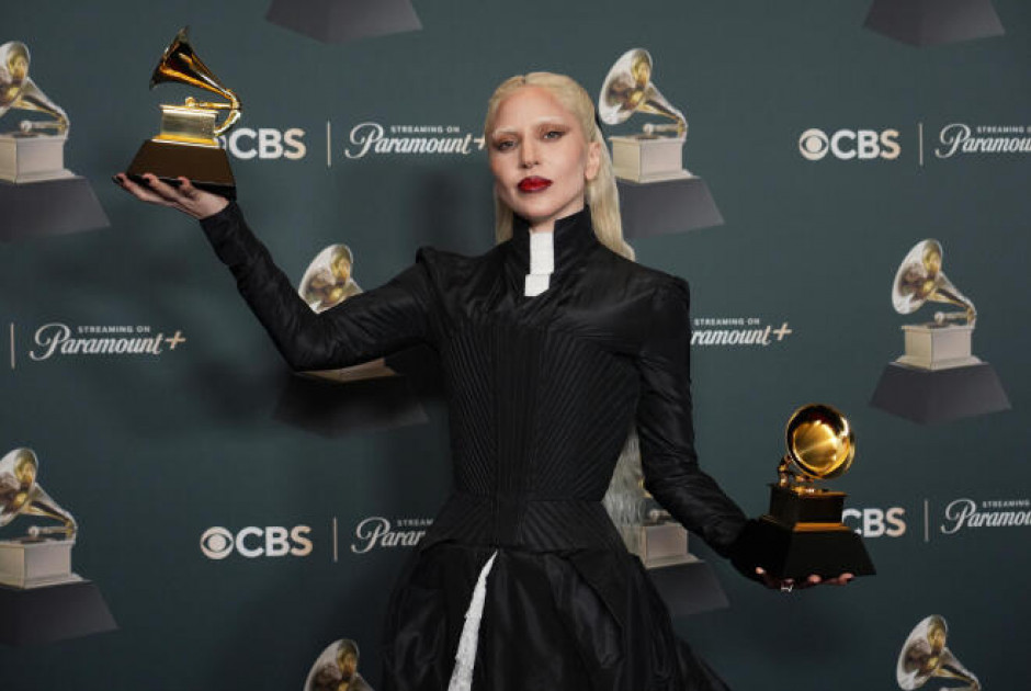 Grammys 2026: &Sigma;ά&rho;&omega;&sigma;&alpha;&nu; &omicron;&iota; Lady Gaga, Bad Bunny &kappa;&alpha;&iota; Kendrick Lamar