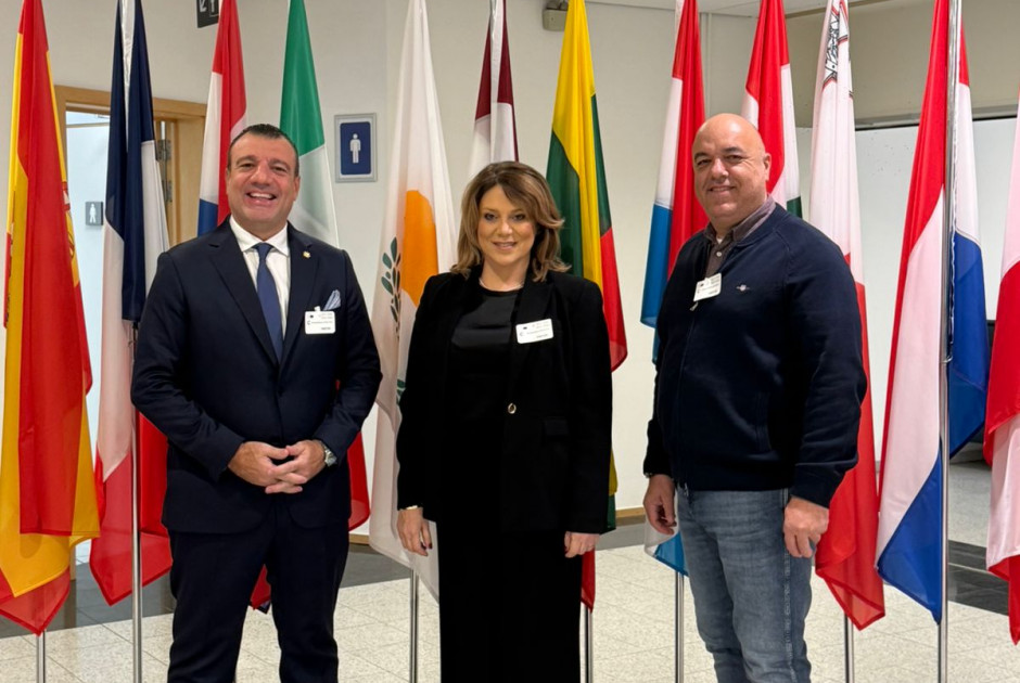 &Omicron; &Sigma;&Delta;&Epsilon;&Kappa; &sigma;&tau;&iota;&sigmaf; &Beta;&rho;&upsilon;&xi;έ&lambda;&lambda;&epsilon;&sigmaf; &gamma;&iota;&alpha; &tau;&eta;&nu; &Kappa;&upsilon;&pi;&rho;&iota;&alpha;&kappa;ή &Pi;&rho;&omicron;&epsilon;&delta;&rho;ί&alpha; &tau;&omicron;&upsilon; &Sigma;&upsilon;&mu;&beta;&omicron;&upsilon;&lambda;ί&omicron;&upsilon; &tau;&eta;&sigmaf; &Epsilon;&Epsilon;