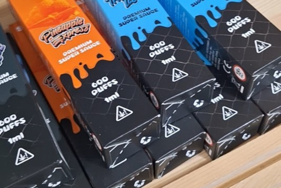 Έφοδος Αρχών σε υποστατικό στη Λάρνακα: Κατασχέθηκαν δεκάδες προϊόντα με κανναβινοειδή και επικίνδυνες χημικές ουσίες