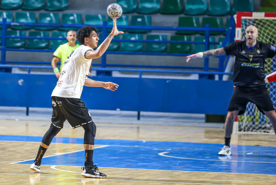 Το σκηνικό στο πρωτάθλημα Allwyn Ανδρών στο Χάντμπολ, μια αγωνιστική πριν το τέλος της α’ φάσης