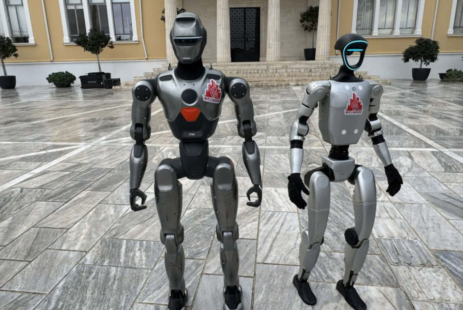 &Pi;ά&phi;&omicron;&sigmaf;: Y&pi;&omicron;&delta;έ&chi;&theta;&eta;&kappa;&epsilon; &tau;&omicron; &Kappa;&iota;&nu;&epsilon;&zeta;&iota;&kappa;ό &Nu;έ&omicron; Έ&tau;&omicron;&sigmaf; &mu;&epsilon; &epsilon;&pi;ί&delta;&epsilon;&iota;&xi;&eta; &rho;&omicron;&mu;&pi;&omicron;&tau;&iota;&kappa;ή&sigmaf; &tau;&epsilon;&chi;&nu;&omicron;&lambda;&omicron;&gamma;ί&alpha;&sigmaf;