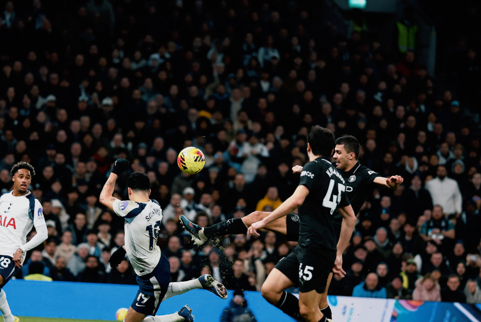 Απώλεια σε βαθμό... γκέλας για τη Σίτι, με την Τότεναμ να «ξυπνά» και να παίρνει βαθμό με ένα από τα γκολ της χρονιάς!