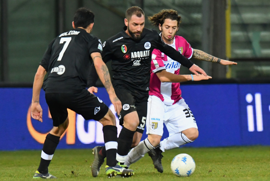 &Pi;έ&theta;&alpha;&nu;&epsilon; &omicron; &Nu;ί&kappa;&omicron;&lambda;&alpha;&sigmaf; &Tau;&zeta;ά&nu;&iota;, &pi;&rho;ώ&eta;&nu; &alpha;&rho;&chi;&eta;&gamma;ό&sigmaf; &tau;&eta;&sigmaf; &Sigma;&Pi;&Alpha;&Lambda; &sigma;&tau;&eta; &chi;&rho;&omicron;&nu;&iota;ά &alpha;&nu;ό&delta;&omicron;&upsilon; &tau;&eta;&sigmaf; &sigma;&tau;&eta;&nu; Serie A