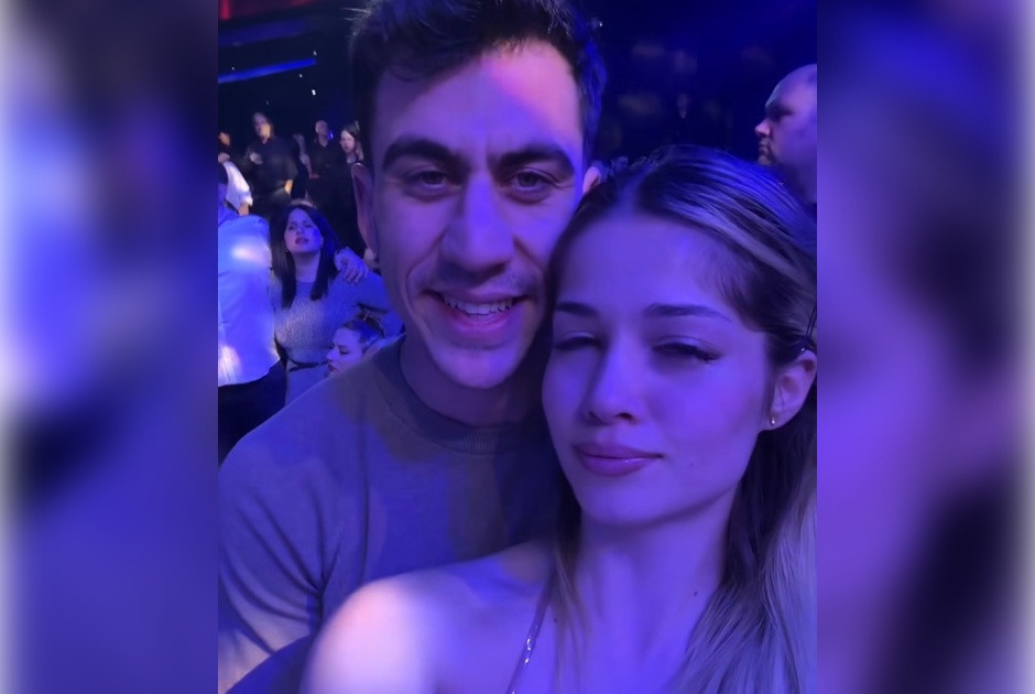 &Sigma;&tau;&upsilon;&lambda;&iota;ά&nu;&alpha; &Alpha;&beta;&epsilon;&rho;&kappa;ί&omicron;&upsilon;: &Xi;έ&sigma;&pi;&alpha;&sigma;&epsilon; &sigma;&epsilon; &kappa;&lambda;ά&mu;&alpha;&tau;&alpha; ό&tau;&alpha;&nu; &omicron; &Sigma;ά&kappa;&eta;&sigmaf; &Rho;&omicron;&upsilon;&beta;ά&sigmaf; &chi;&alpha;&iota;&rho;έ&tau;&eta;&sigma;&epsilon; &tau;&omicron;&nu; &Phi;&epsilon;ί&delta;&iota;&alpha; &Pi;&alpha;&nu;&alpha;&gamma;&iota;ώ&tau;&omicron;&upsilon;