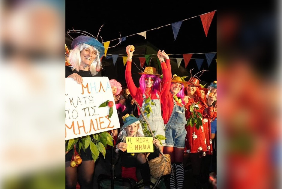 &Beta;&rho;&alpha;&delta;&iota;&nu;ή &Kappa;&alpha;&rho;&nu;&alpha;&beta;&alpha;&lambda;ί&sigma;&tau;&iota;&kappa;&eta; &Pi;&omicron;&delta;&alpha;&rho;ά&tau;&eta; &mu;&epsilon; &sigma;&lambda;ό&gamma;&kappa;&alpha;&nu; &laquo;&Nu;&upsilon;&chi;&tau;&epsilon;&rho;&iota;&nu;ά &Mu;&alpha;&sigma;&kappa;&alpha;&rho;&omicron;&pi;&epsilon;&rho;&pi;&alpha;&tau;ή&mu;&alpha;&tau;&alpha;&raquo;