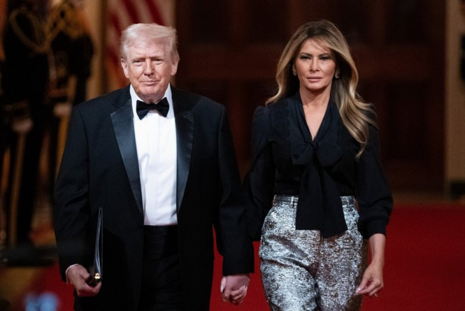 &Delta;&upsilon;&nu;&alpha;&mu;&iota;&kappa;ή &sigma;&tau;&iota;&lambda;&iota;&sigma;&tau;&iota;&kappa;ή &delta;ή&lambda;&omega;&sigma;&eta; ή &pi;&alpha;&rho;ά&beta;&alpha;&sigma;&eta; &tau;&omicron;&upsilon; dress code;