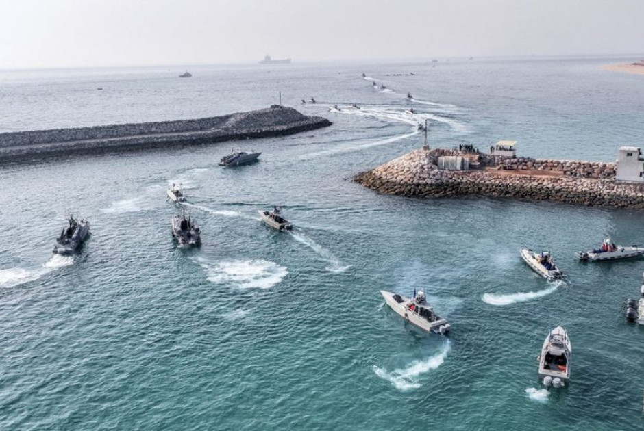 Ιράν: Πραγματοποιεί στρατιωτικές ασκήσεις στα Στενά του Ορμούζ - Ετοιμάζεται για συνομιλίες με ΗΠΑ