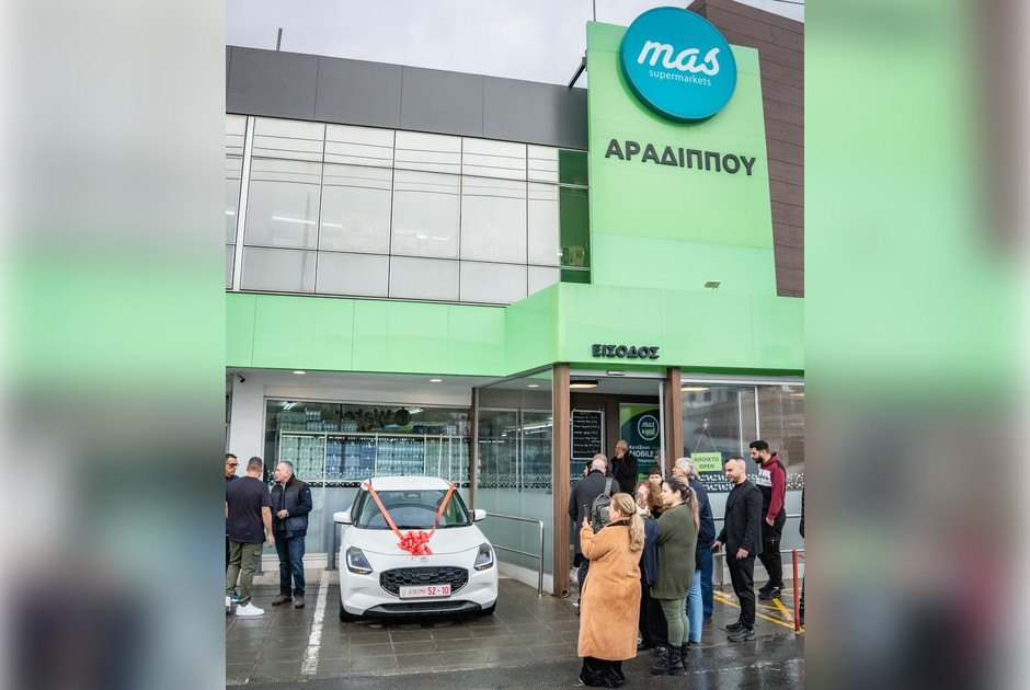 &Omicron; Ό&mu;&iota;&lambda;&omicron;&sigmaf; &Upsilon;&pi;&epsilon;&rho;&alpha;&gamma;&omicron;&rho;ώ&nu; MAS &pi;&alpha;&rho;έ&delta;&omega;&sigma;&epsilon; &tau;&omicron; &omicron;&lambda;&omicron;&kappa;&alpha;ί&nu;&omicron;&upsilon;&rho;&gamma;&iota;&omicron; SUZUKI SWIFT HYBRID