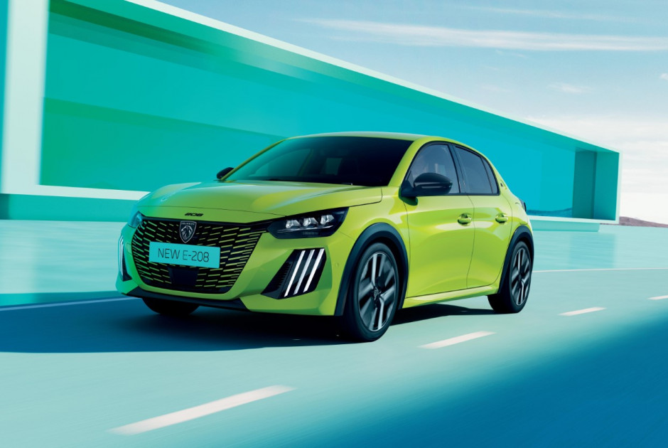 &Mu;&epsilon; &alpha;&upsilon;&tau;&omicron;&nu;&omicron;&mu;ί&alpha; &sigma;&tau;&alpha; 433 &chi;&lambda;&mu;. &tau;&omicron; Peugeot e-208 &beta;&rho;ί&sigma;&kappa;&epsilon;&tau;&alpha;&iota; &sigma;&tau;&eta;&nu; &kappa;&omicron;&rho;&upsilon;&phi;ή &tau;&eta;&sigmaf; &kappa;&alpha;&tau;&eta;&gamma;&omicron;&rho;ί&alpha;&sigmaf; &tau;&omicron;&upsilon;