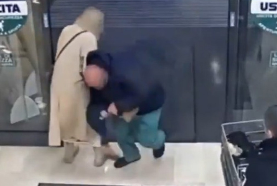 &Iota;&tau;&alpha;&lambda;ί&alpha;: Ά&nu;&delta;&rho;&alpha;&sigmaf; &pi;&rho;&omicron;&sigma;&pi;ά&theta;&eta;&sigma;&epsilon; &nu;&alpha; &alpha;&rho;&pi;ά&xi;&epsilon;&iota; &mu;&omega;&rho;ό &mu;έ&sigma;&alpha; &alpha;&pi;ό &tau;&eta;&nu; &alpha;&gamma;&kappa;&alpha;&lambda;&iota;ά &tau;&eta;&sigmaf; &mu;&eta;&tau;έ&rho;&alpha;&sigmaf; &tau;&omicron;&upsilon; &sigma;&epsilon; &sigma;&omicron;ύ&pi;&epsilon;&rho; &mu;ά&rho;&kappa;&epsilon;&tau;