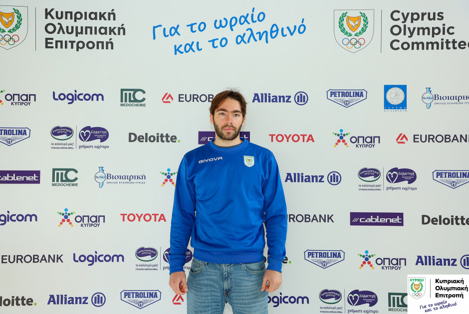 &Chi;&epsilon;&iota;&mu;&epsilon;&rho;&iota;&nu;&omicron;ί &Omicron;&lambda;&upsilon;&mu;&pi;&iota;&alpha;&kappa;&omicron;ί &Alpha;&gamma;ώ&nu;&epsilon;&sigmaf;: &Omicron; &Gamma;&iota;ά&nu;&nu;&omicron;&sigmaf; &Kappa;&omicron;&upsilon;&gamma;&iota;&omicron;&upsilon;&mu;&tau;&zeta;&iota;ά&nu; &sigma;&tau;&eta; &Gamma;&iota;&gamma;&alpha;&nu;&tau;&iota;&alpha;ί&alpha; &Kappa;&alpha;&tau;ά&beta;&alpha;&sigma;&eta;