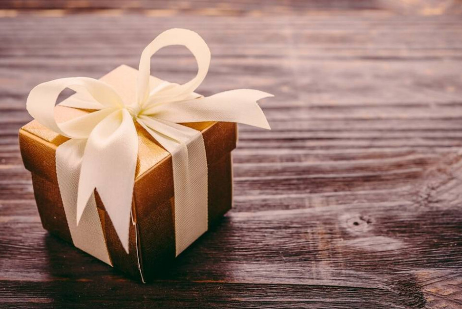 &Pi;&omicron;&iota;&omicron;&iota; &gamma;&iota;&omicron;&rho;&tau;ά&zeta;&omicron;&upsilon;&nu; &sigma;ή&mu;&epsilon;&rho;&alpha;, 4 &Phi;&epsilon;&beta;&rho;&omicron;&upsilon;&alpha;&rho;ί&omicron;&upsilon;