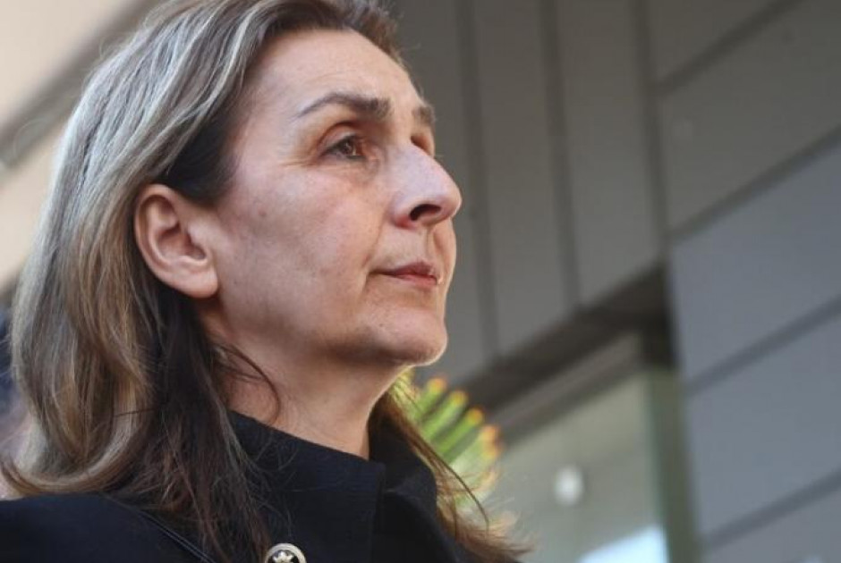 &Mu;&eta;&tau;έ&rho;&alpha; Ά&lambda;&kappa;&eta; &Kappa;&alpha;&mu;&pi;&alpha;&nu;&omicron;ύ: &laquo;&Nu;&alpha; &mu;&eta;&nu; &chi;ά&sigma;&omicron;&upsilon;&mu;&epsilon; ά&lambda;&lambda;&alpha; &nu;έ&alpha; &pi;&alpha;&iota;&delta;&iota;ά&raquo;