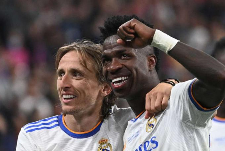 Υπόκλιση Βινίσιους σε Μόντριτς: «Κανείς σαν εκείνον, είναι ο καλύτερος στον κόσμο»